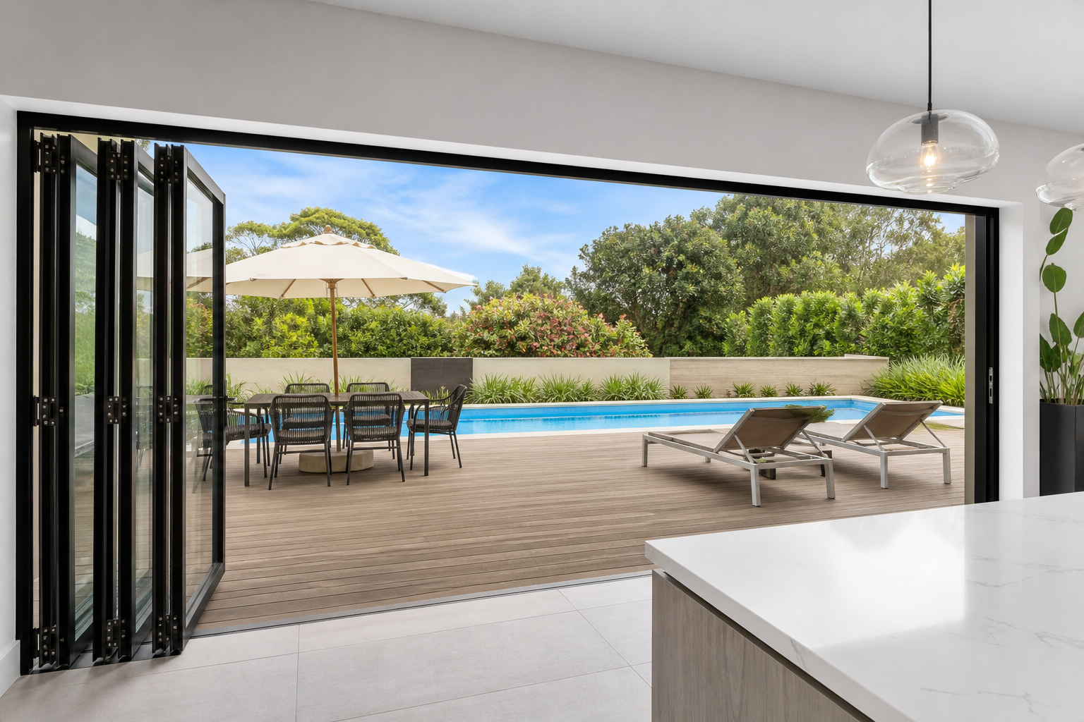 VLX 100 Bifold / Folding Door in Margate, FL | Sightline Windows & Doors Margate - detail 4