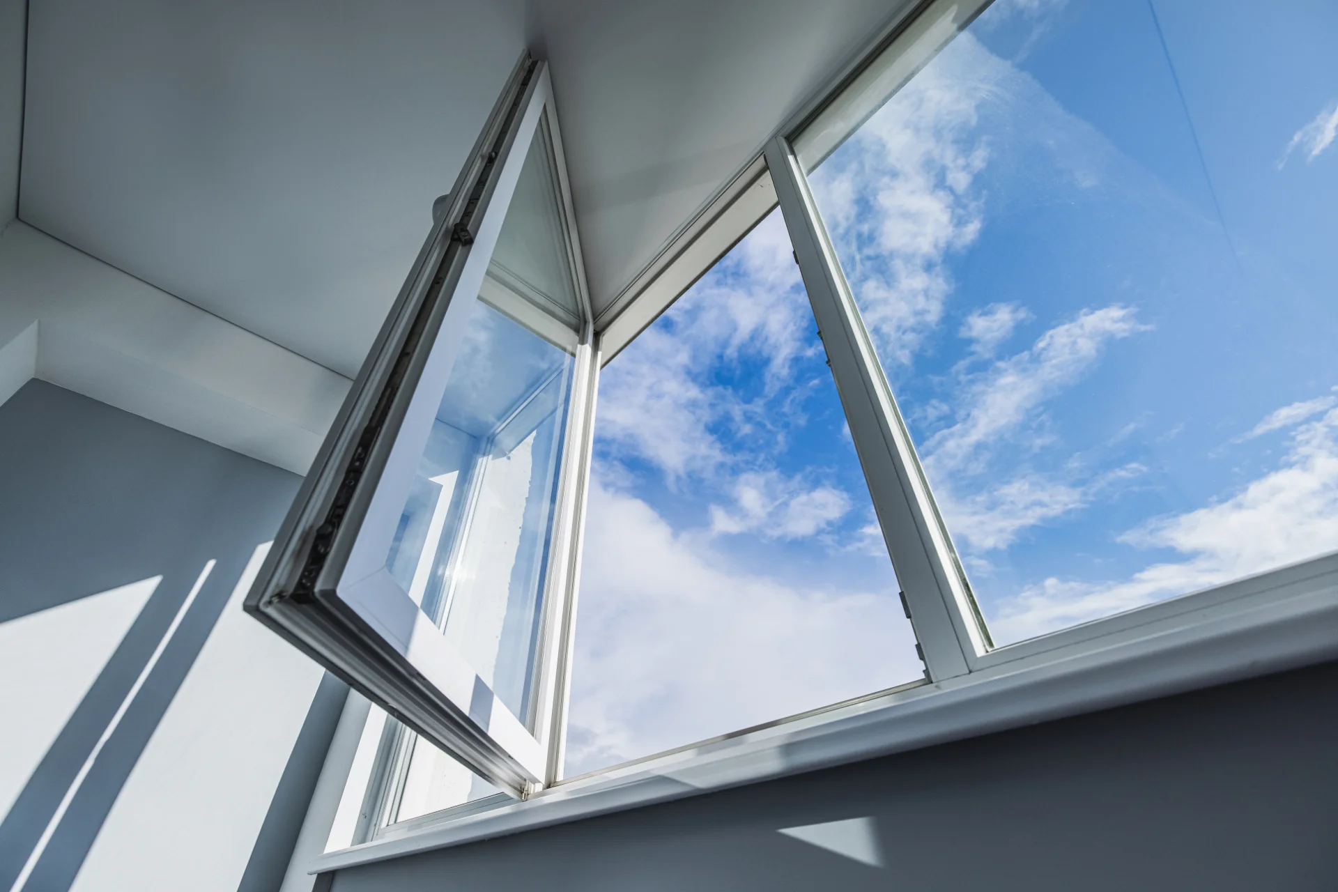 VLX 80 Casement Window in Margate, FL | Sightline Windows & Doors Margate - detail 1